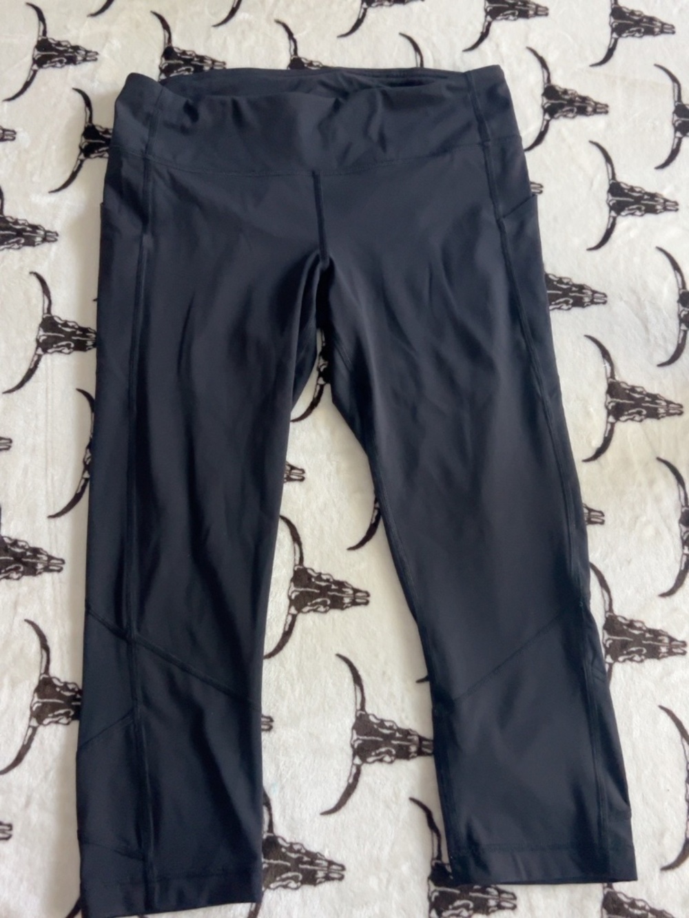 Lululemon Black Crop Leggings Size 10 Mesh Panels Side Pockets